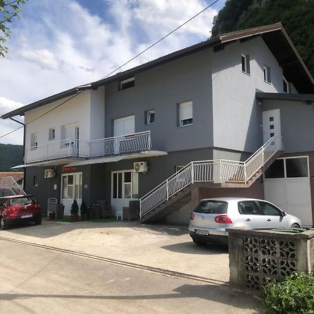 亚伊采Gracia公寓 外观 照片